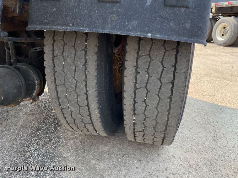 image for item DS8808 2008 International 4300  spreader truck