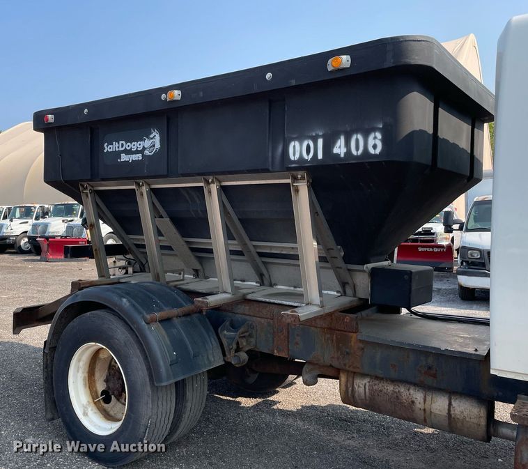 image for item DS8809 2005 International 4300  spreader truck