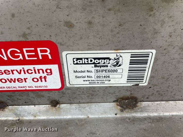 image for item DS8809 2005 International 4300  spreader truck