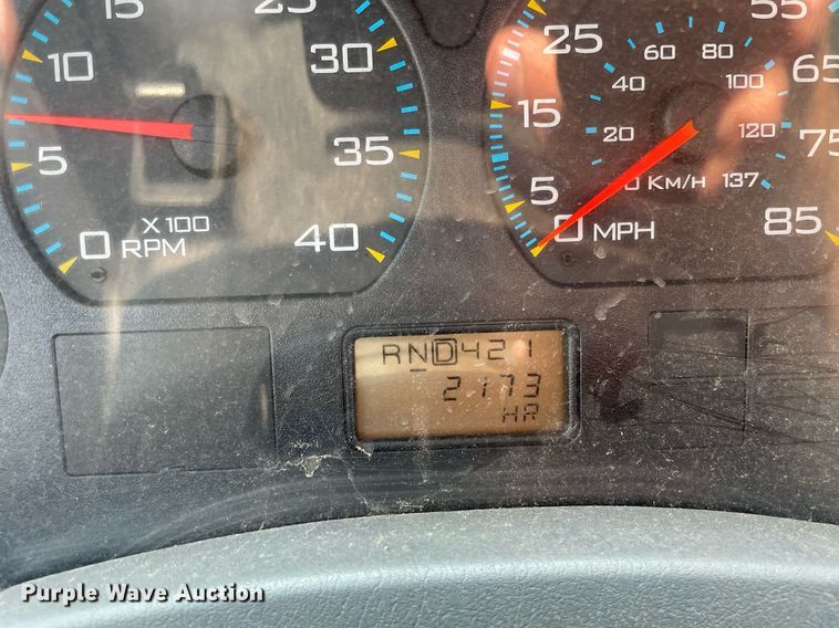 image for item DS8809 2005 International 4300  spreader truck