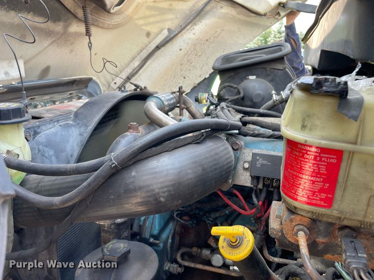 image for item DS8809 2005 International 4300  spreader truck