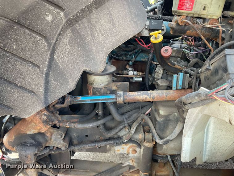 image for item DS8809 2005 International 4300  spreader truck