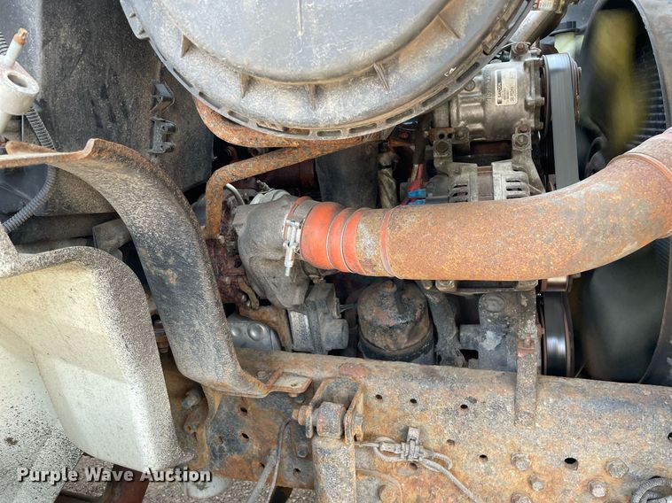 image for item DS8809 2005 International 4300  spreader truck