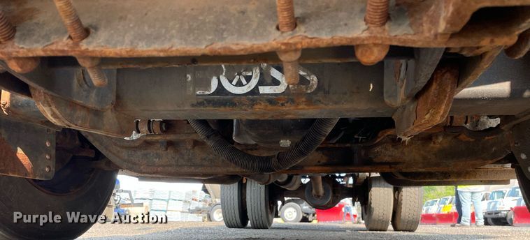 image for item DS8809 2005 International 4300  spreader truck