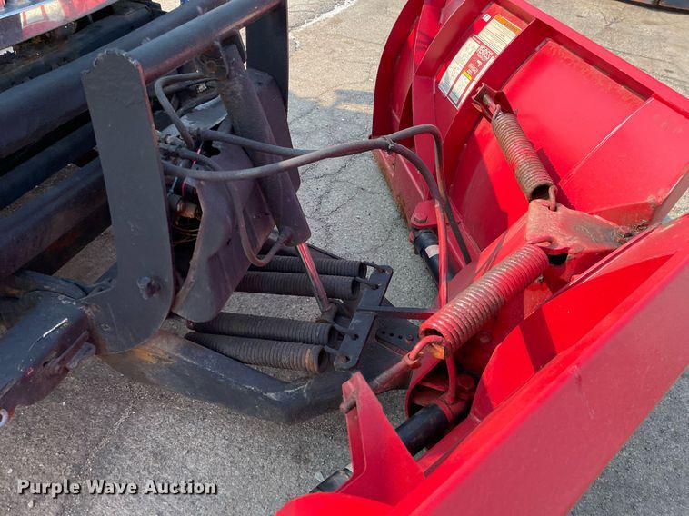 image for item DS8811 2005 International 4300  spreader truck