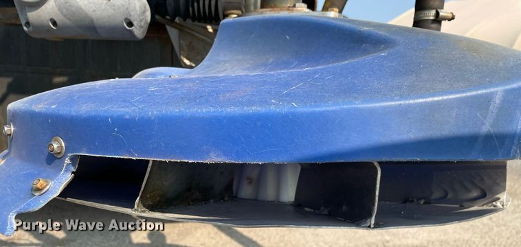 image for item DS8811 2005 International 4300  spreader truck