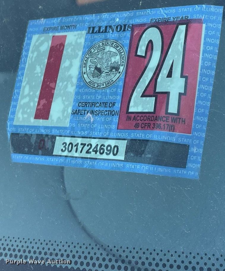 image for item DS8811 2005 International 4300  spreader truck