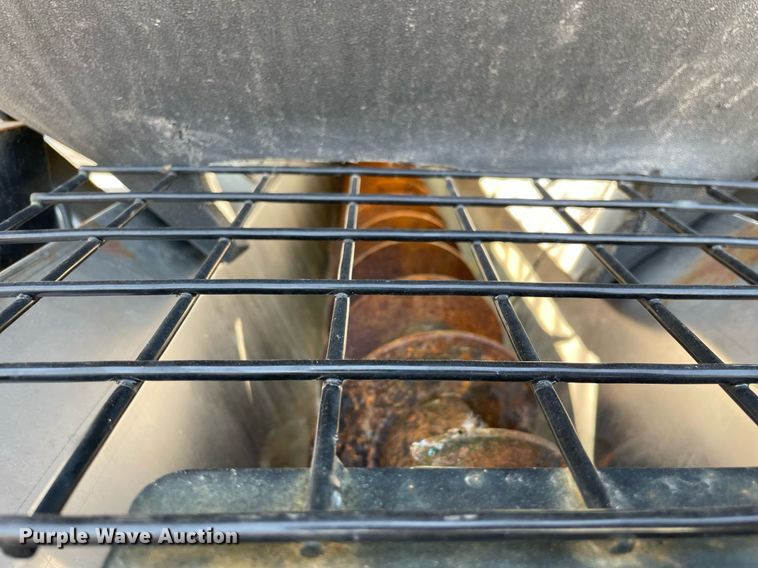 image for item DS8812 2006 International 4300  spreader truck