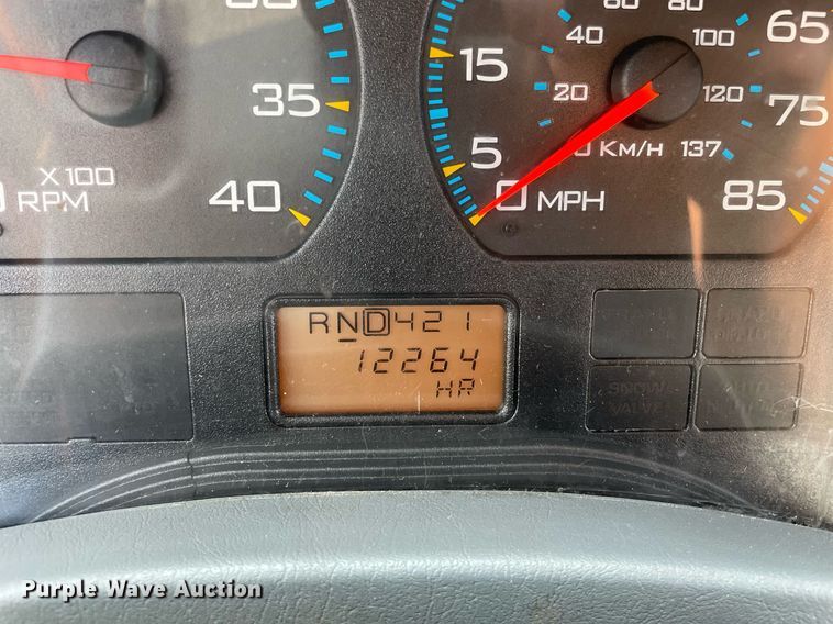 image for item DS8812 2006 International 4300  spreader truck