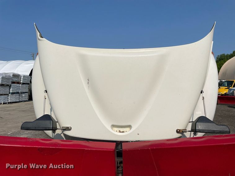 image for item DS8812 2006 International 4300  spreader truck