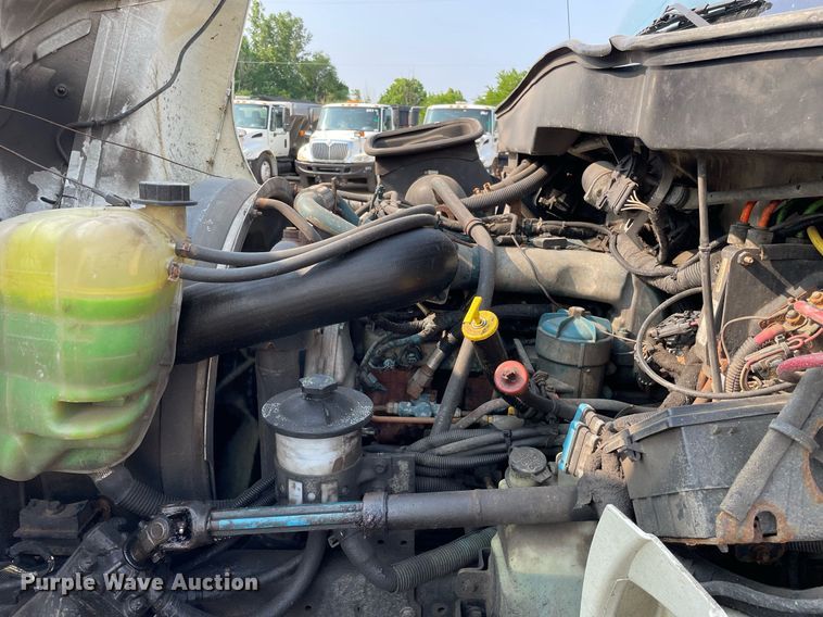 image for item DS8812 2006 International 4300  spreader truck