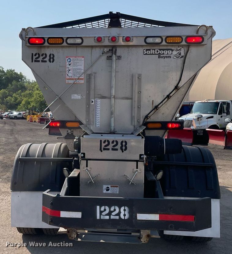 image for item DS8813 2014 International DuraStar 4300  spreader truck