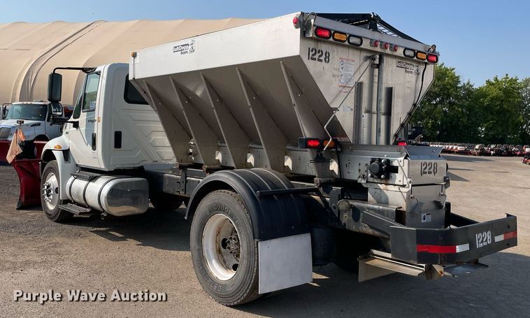 image for item DS8813 2014 International DuraStar 4300  spreader truck