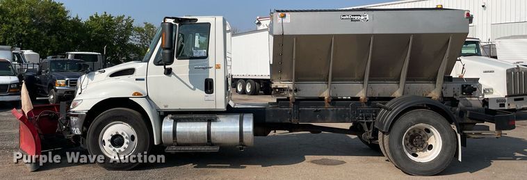 image for item DS8813 2014 International DuraStar 4300  spreader truck