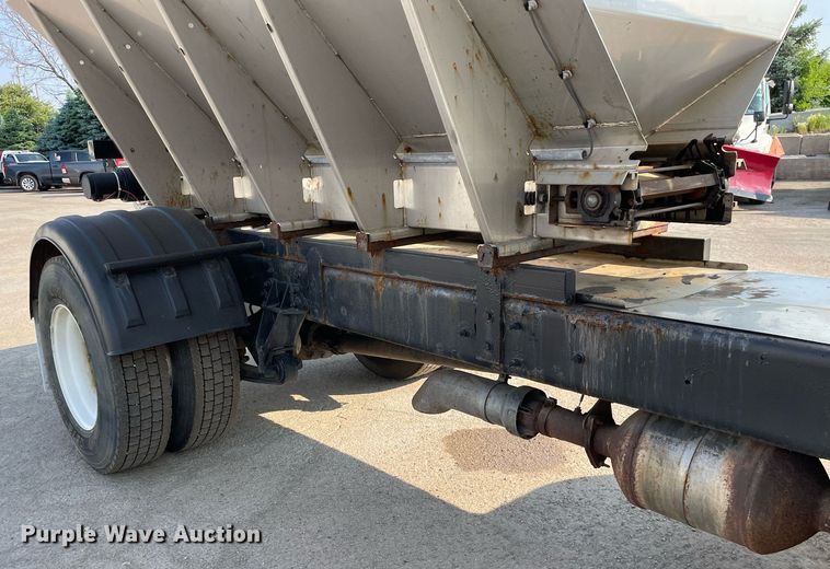 image for item DS8813 2014 International DuraStar 4300  spreader truck