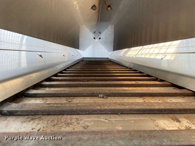 image for item DS8813 2014 International DuraStar 4300  spreader truck