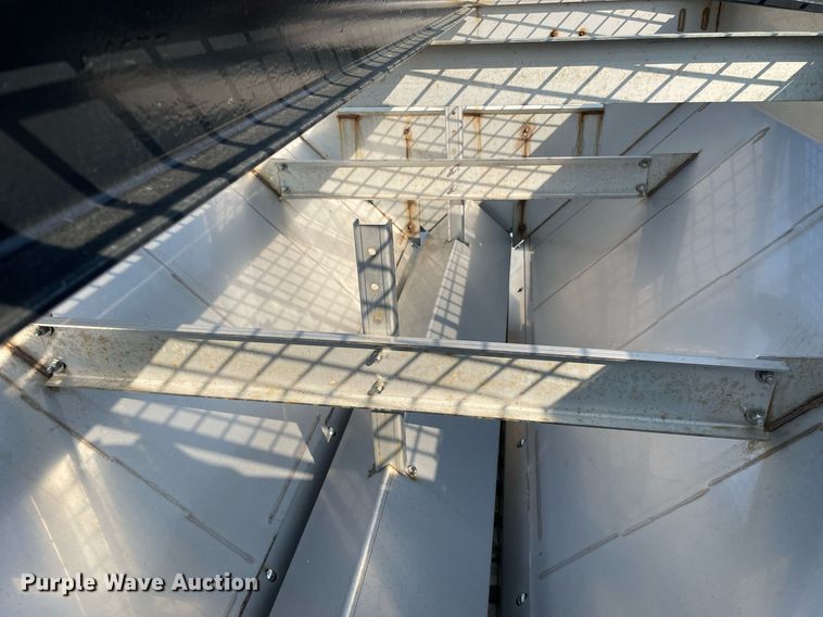 image for item DS8813 2014 International DuraStar 4300  spreader truck