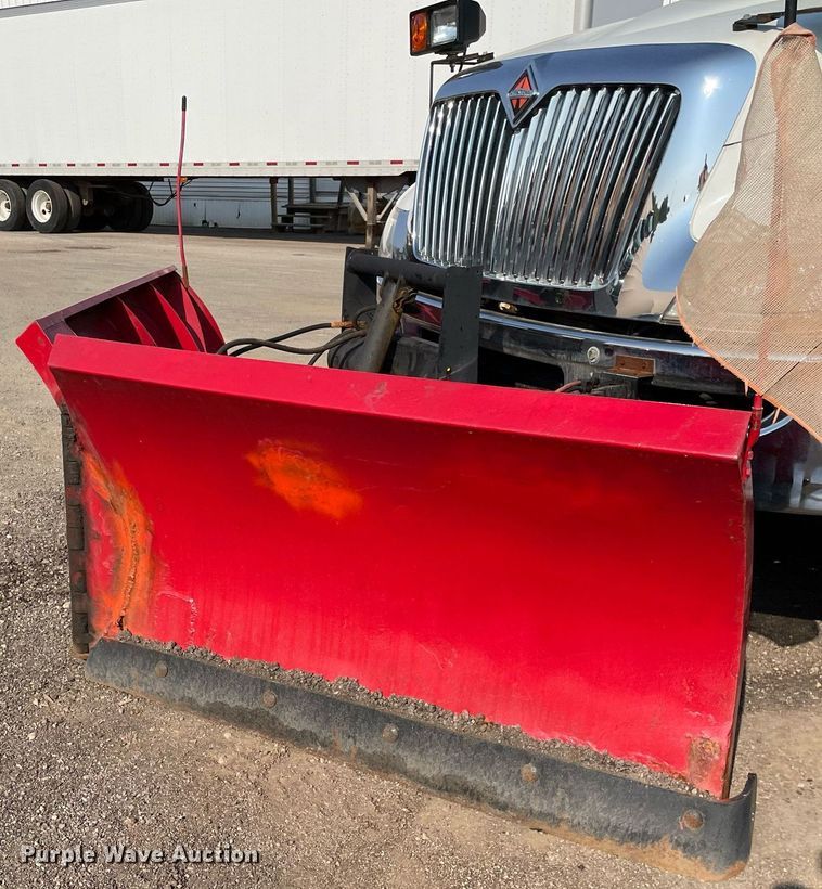 image for item DS8813 2014 International DuraStar 4300  spreader truck