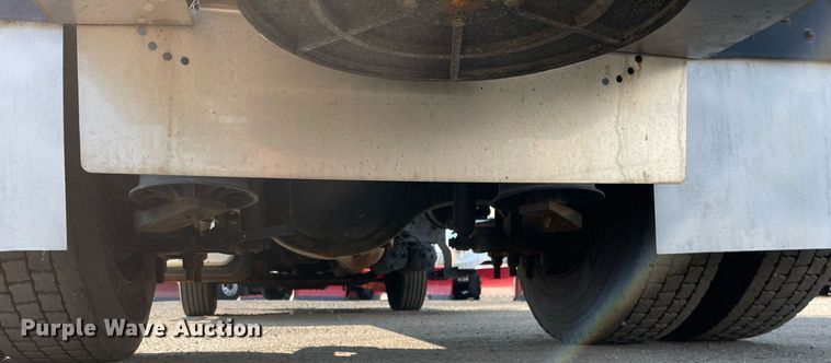 image for item DS8813 2014 International DuraStar 4300  spreader truck