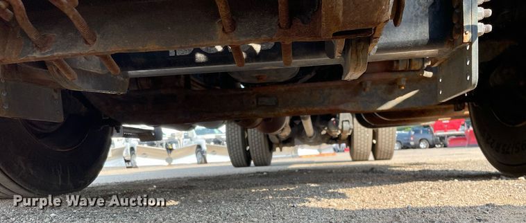 image for item DS8813 2014 International DuraStar 4300  spreader truck