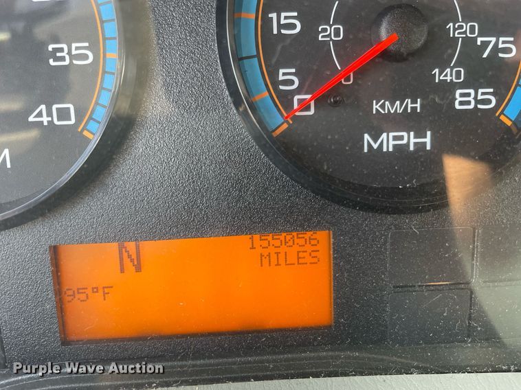 image for item DS8813 2014 International DuraStar 4300  spreader truck