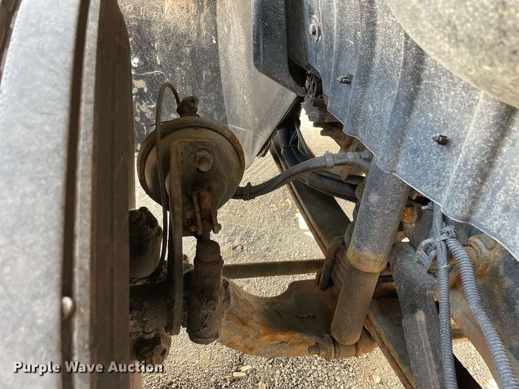 image for item DS8813 2014 International DuraStar 4300  spreader truck