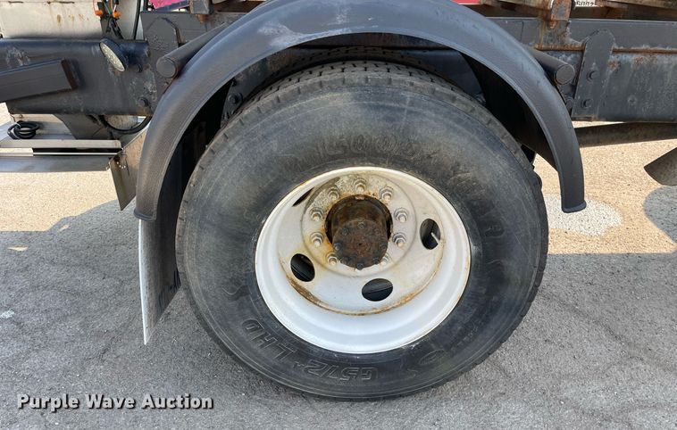 image for item DS8813 2014 International DuraStar 4300  spreader truck