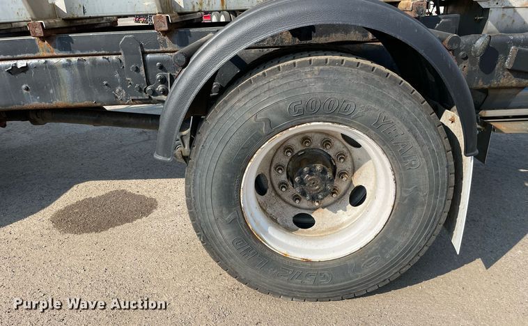 image for item DS8813 2014 International DuraStar 4300  spreader truck