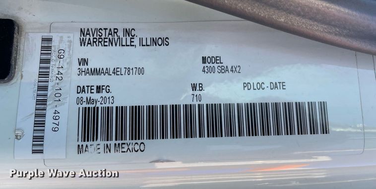 image for item DS8813 2014 International DuraStar 4300  spreader truck