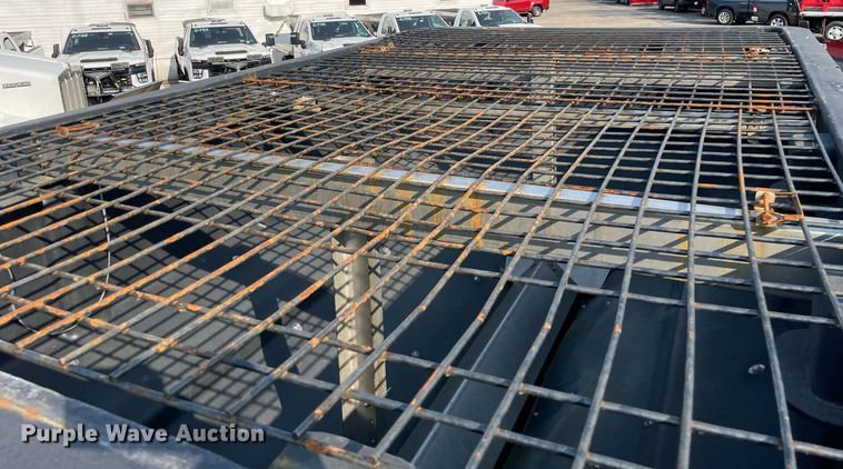 image for item DS8814 2006 International 4300  spreader truck