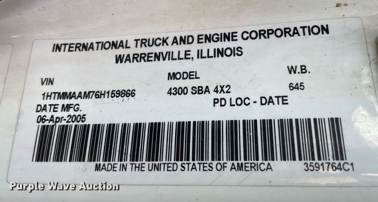 image for item DS8814 2006 International 4300  spreader truck