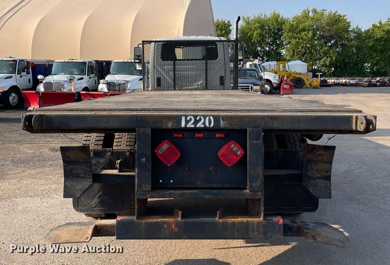 image for item DS8815 2008 International 4400  flatbed truck