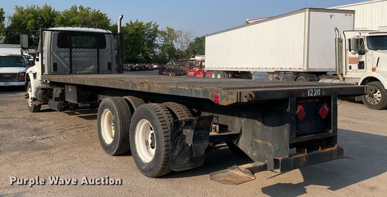 image for item DS8815 2008 International 4400  flatbed truck