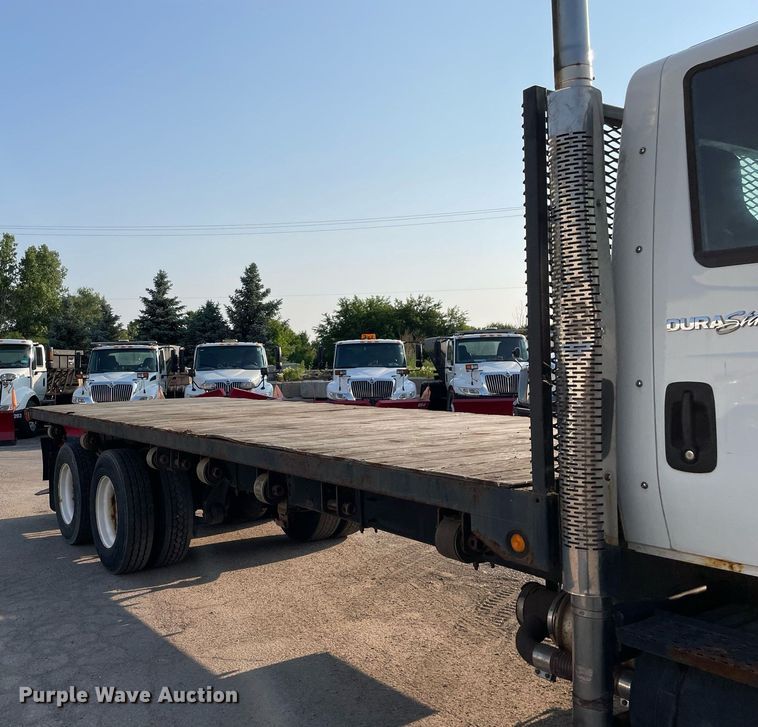 image for item DS8815 2008 International 4400  flatbed truck