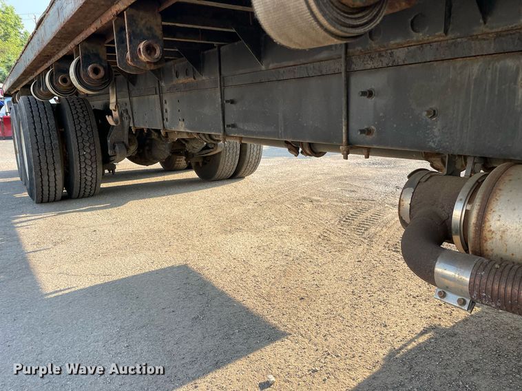 image for item DS8815 2008 International 4400  flatbed truck