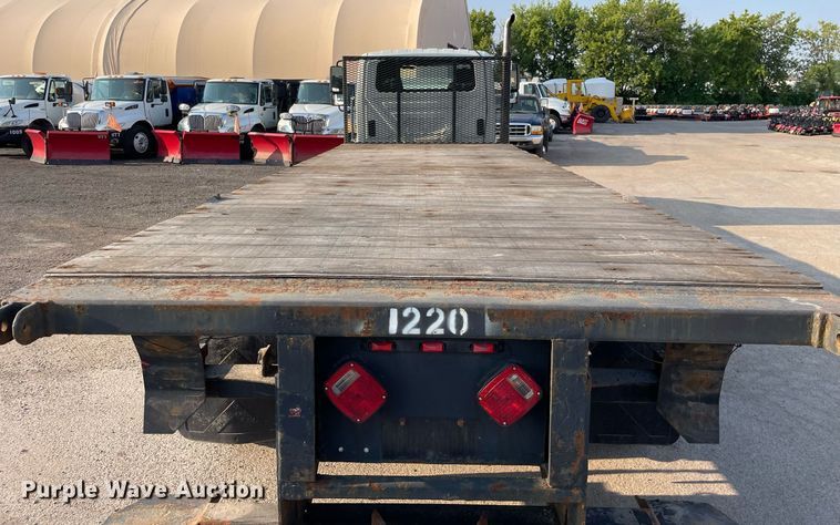 image for item DS8815 2008 International 4400  flatbed truck
