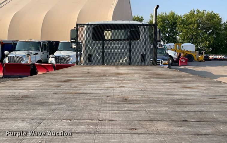 image for item DS8815 2008 International 4400  flatbed truck