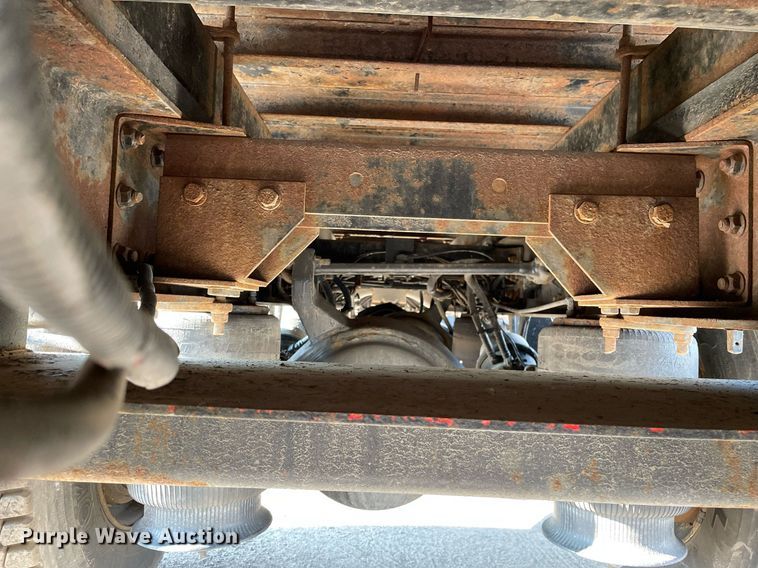 image for item DS8815 2008 International 4400  flatbed truck