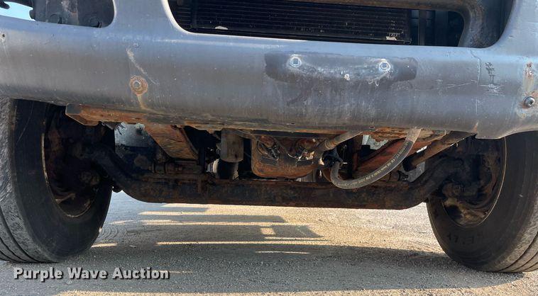 image for item DS8815 2008 International 4400  flatbed truck