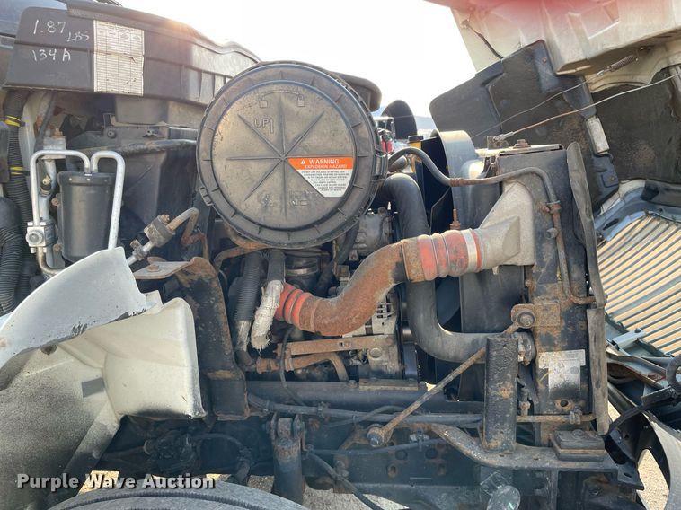 image for item DS8815 2008 International 4400  flatbed truck