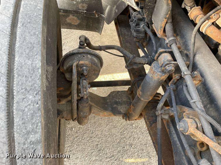 image for item DS8815 2008 International 4400  flatbed truck