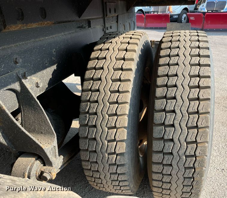 image for item DS8815 2008 International 4400  flatbed truck