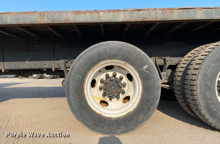 image for item DS8815 2008 International 4400  flatbed truck