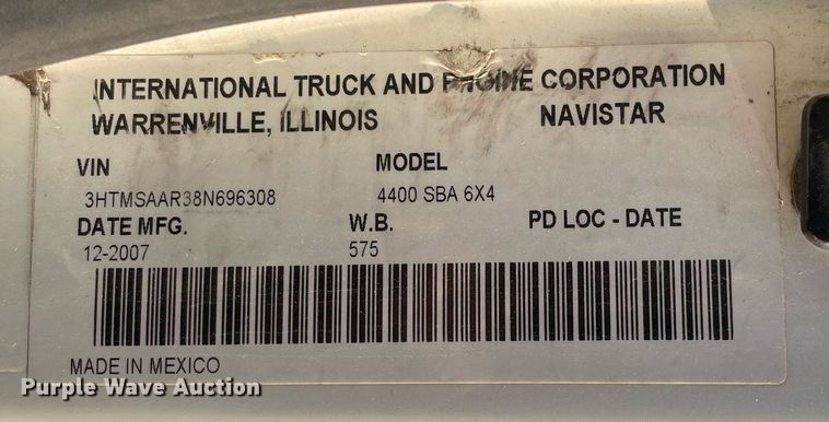 image for item DS8815 2008 International 4400  flatbed truck