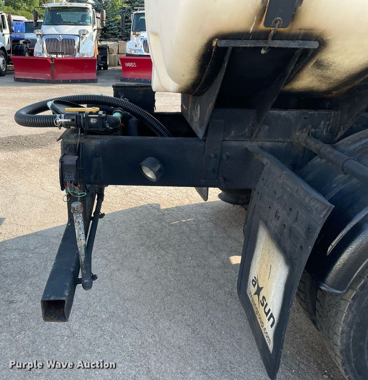 image for item DS8816 2008 International DuraStar 4300  de-icer truck