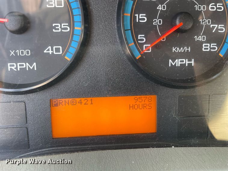 image for item DS8816 2008 International DuraStar 4300  de-icer truck