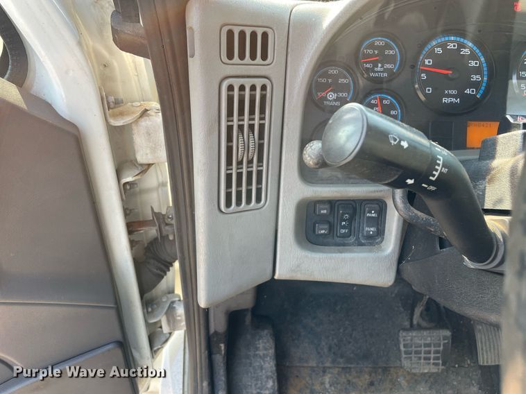 image for item DS8816 2008 International DuraStar 4300  de-icer truck