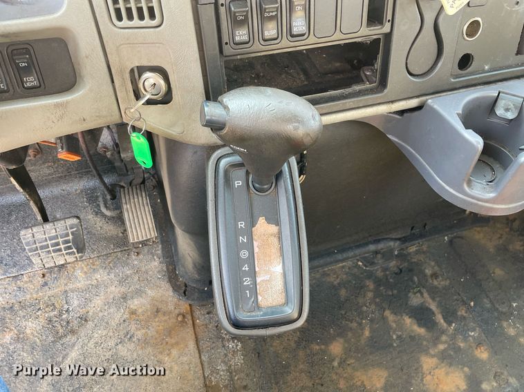 image for item DS8816 2008 International DuraStar 4300  de-icer truck