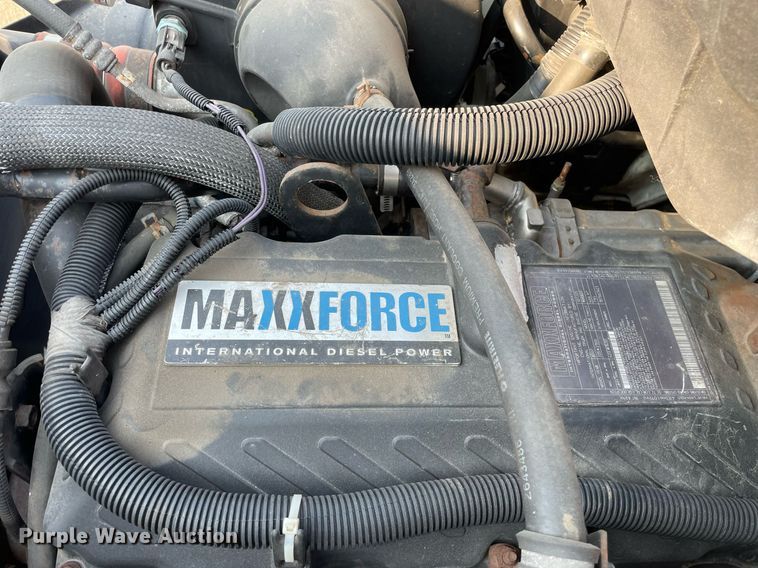 image for item DS8816 2008 International DuraStar 4300  de-icer truck