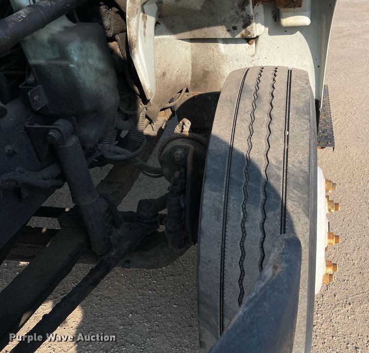 image for item DS8816 2008 International DuraStar 4300  de-icer truck